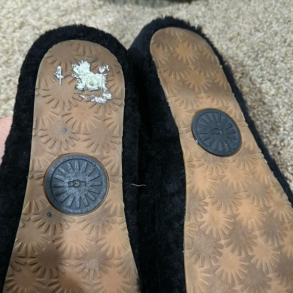 UGG FLUFF YEAH SLIDE. Size 10. Lightly used. - Picture 3 of 3